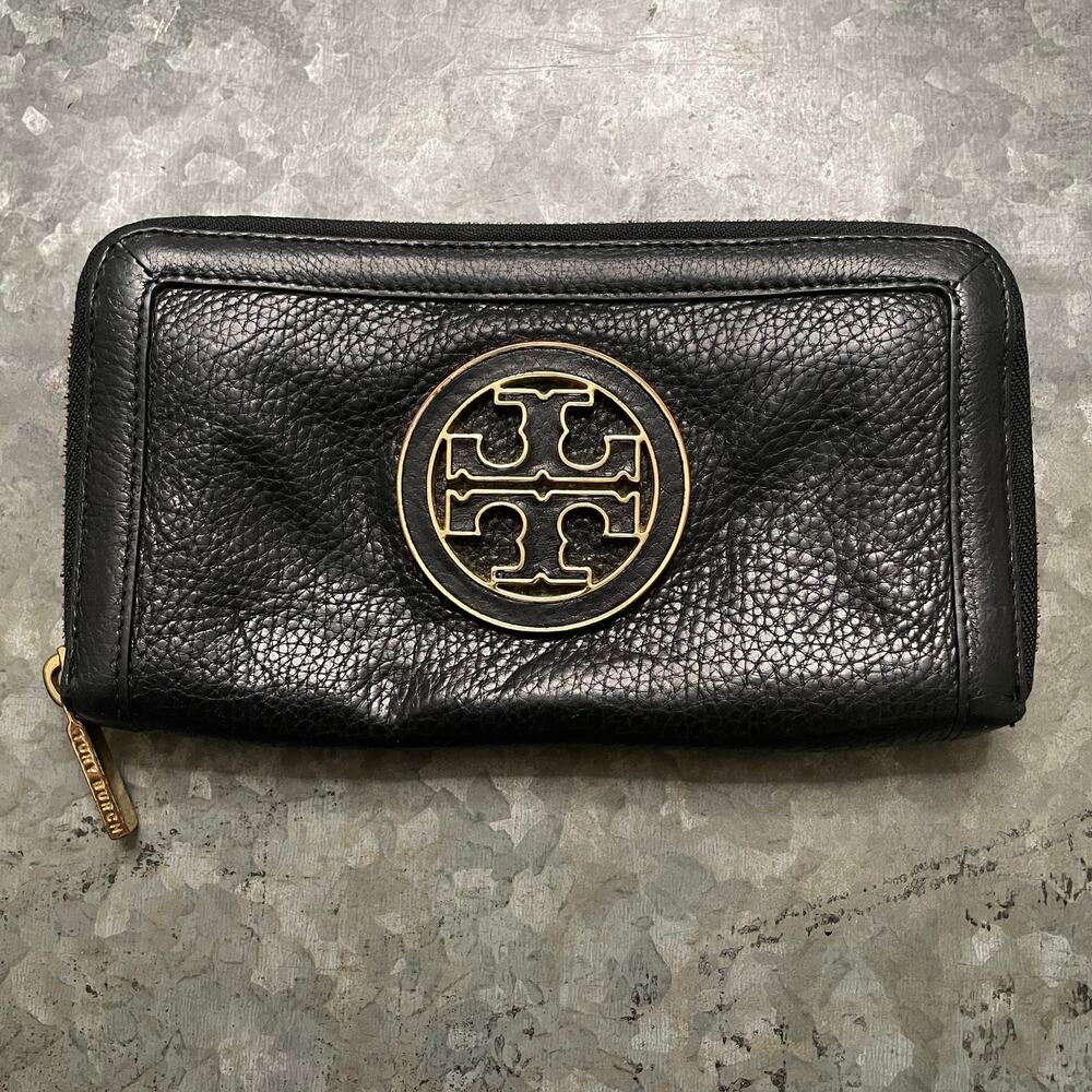 Tory Buch Amanda Zip Around Continental Wallet Black Pebbled Leather Gold Logo
